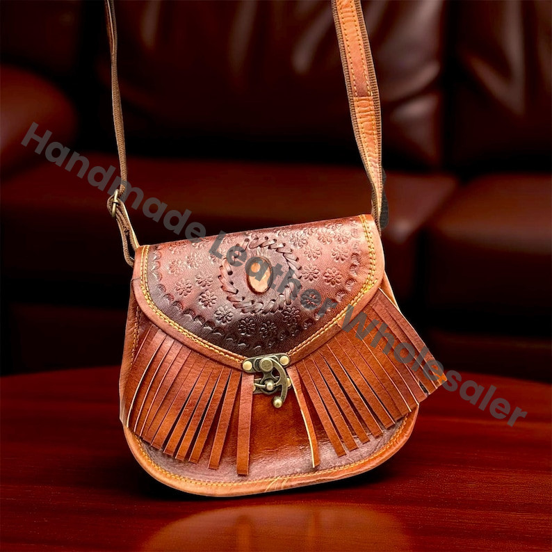 Handmade Leather Crossbody Bag – Boho Fringe Purse with Onyx Stone, Vintage Western Festival Shoulder Bag, Gypsy Hippie Tote, Gift for Her