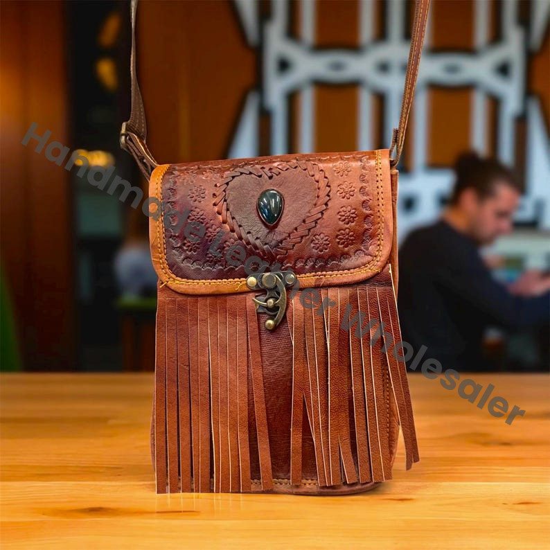 Handmade Leather Crossbody Bag – Boho Fringe Purse with Stone Heart, Vintage Festival Shoulder Bag, Western Gypsy Hippie Tote, Gift for Her