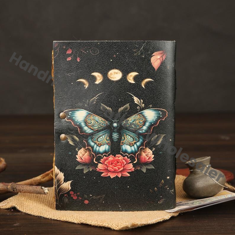 Luna Moth Leather Journal – Blank Spell Book of Shadows with Vintage Lock, Witchcraft Grimoire, Wiccan Pagan Gothic Gift, Dn