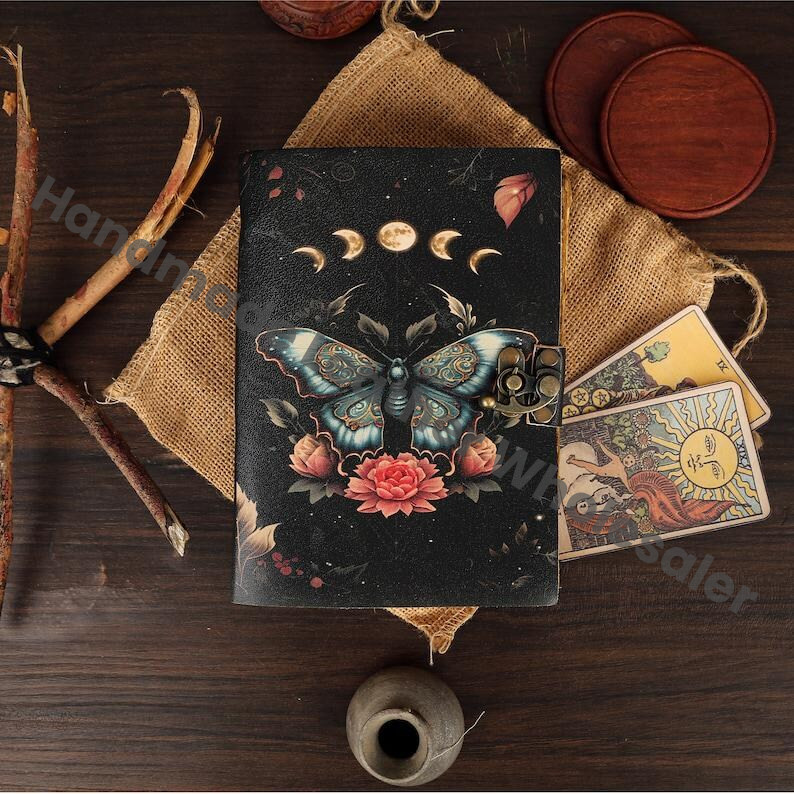 Luna Moth Leather Journal – Blank Spell Book of Shadows with Vintage Lock, Witchcraft Grimoire, Wiccan Pagan Gothic Gift, Dn