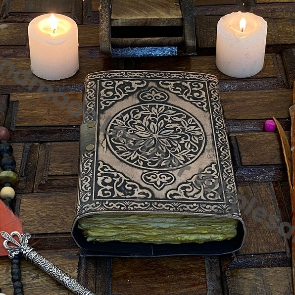 Triple Moon Goddess Leather Journal: Vintage Book of Shadows