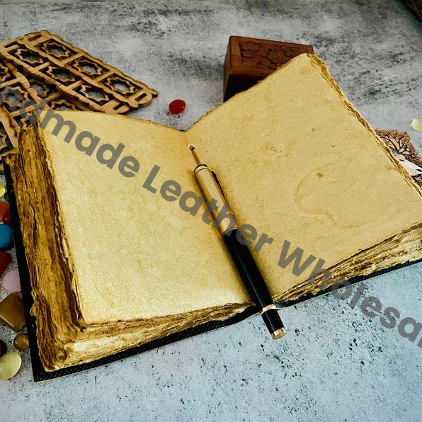 Wiccan Spell Book of Shadows: Vintage Halloween Grimoire