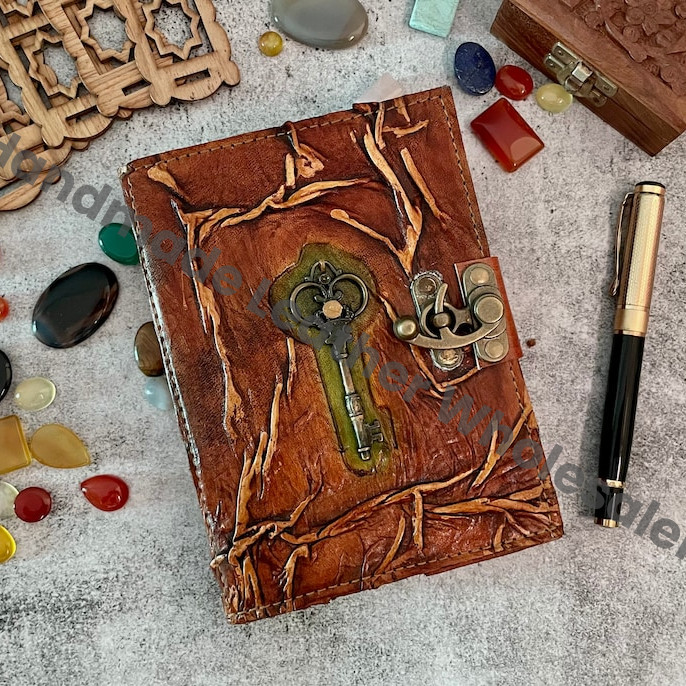 Wiccan Spell Book of Shadows: Vintage Halloween Grimoire
