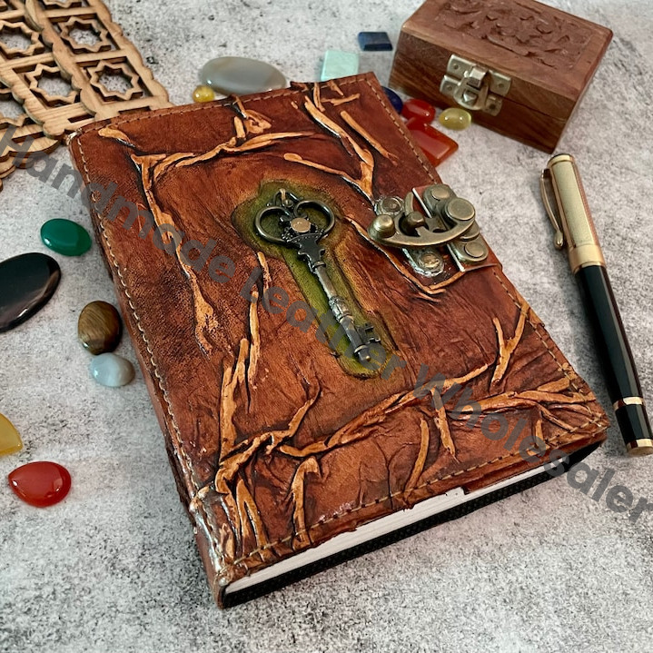 Wiccan Spell Book of Shadows: Vintage Halloween Grimoire